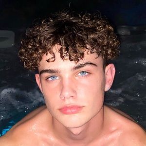 Meet your Posher, Cayden